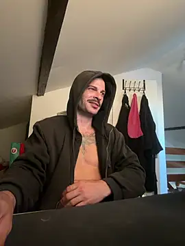 Snapshot of Greyoff chatting on 06.20.26 Greyoff online show from 06.20.26