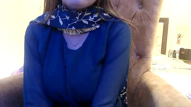 Snapshot of chhui_mui chatting on 01.22.25 chhui mui online show from 01.22.25