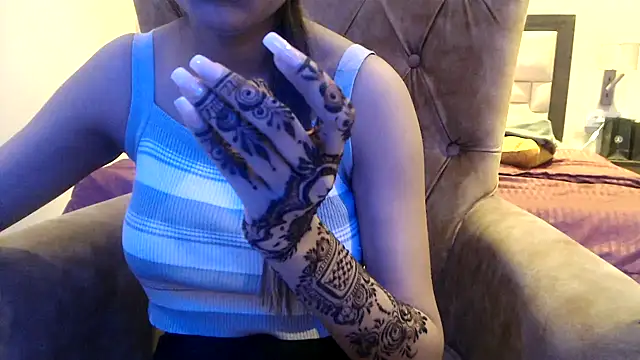 Snapshot of chhui_mui chatting on 02.01.25 chhui mui online show from 02.01.25