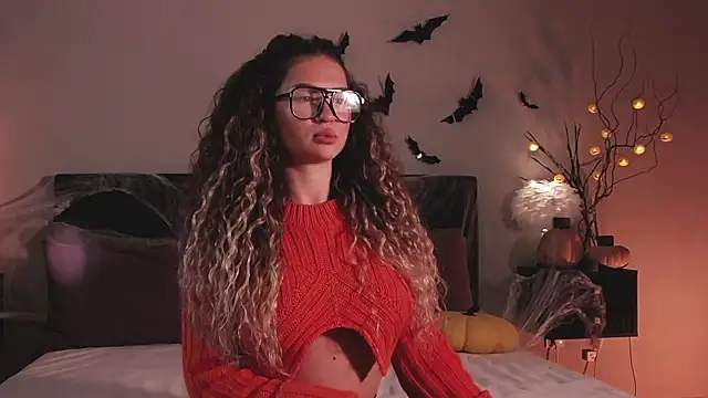 Denise Garciia online show from 10.31.25