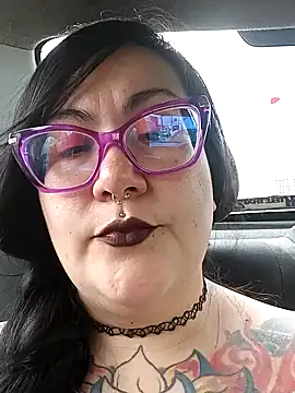 Snapshot of l1la_Rav3n chatting on 12.10.24 l1la Rav3n online show from 12.10.24