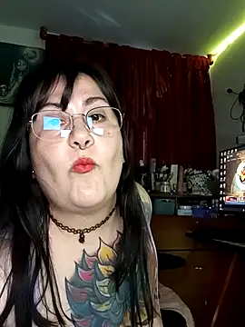 Snapshot of l1la_Rav3n chatting on 02.05.26 l1la Rav3n online show from 02.05.26