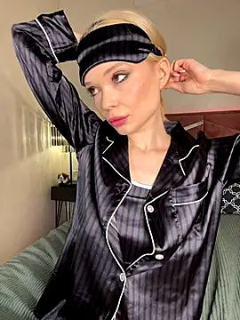 Snapshot of dollfromvenus chatting on 09.26.25 dollfromvenus online show from 09.26.25