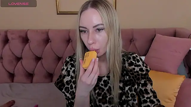 Diana Garrett online show from 02.23.25