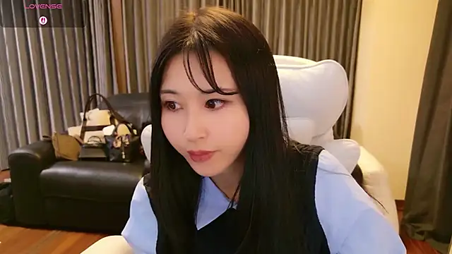Snapshot of -satomi-jp chatting on 05.04.26 -satomi-jp online show from 05.04.26