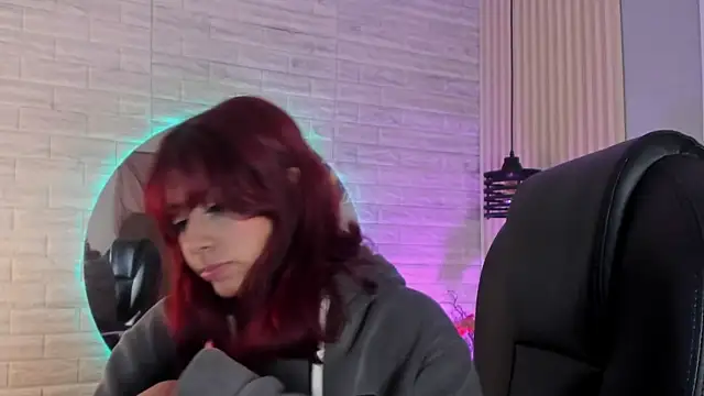 cloe  palmer online show from 12.05.24