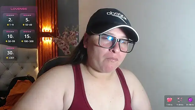 Snapshot of katty_femdom chatting on 05.15.26 katty femdom online show from 05.15.26