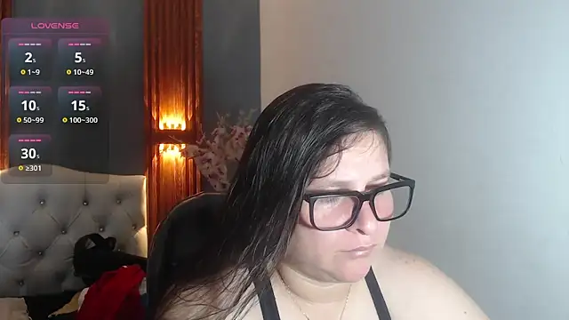 Snapshot of katty_femdom chatting on 05.19.26 katty femdom online show from 05.19.26