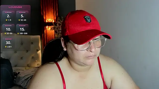 Snapshot of katty_femdom chatting on 06.09.26 katty femdom online show from 06.09.26