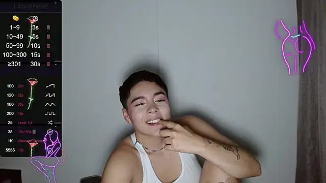 Snapshot of TRIXIE_TANG28 chatting on 03.13.25 TRIXIE TANG28 online show from 03.13.25