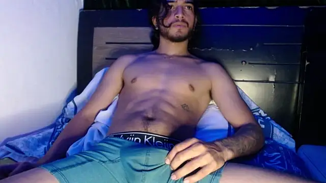 Snapshot of maxximus_100 chatting on 12.22.24 maxximus 100 online show from 12.22.24