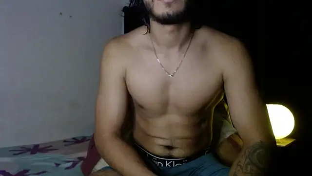 Snapshot of maxximus_100 chatting on 01.04.25 maxximus 100 online show from 01.04.25