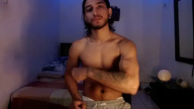 Snapshot of maxximus_100 chatting on 01.26.25 maxximus 100 online show from 01.26.25