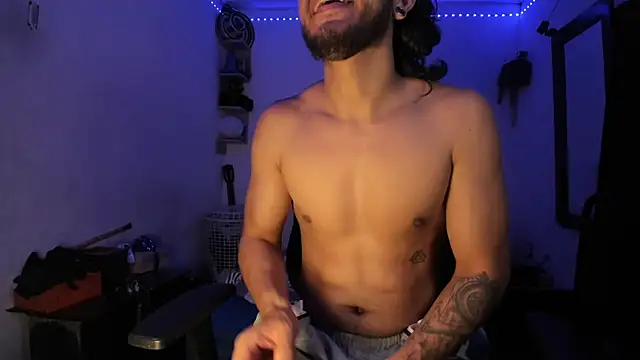 Snapshot of maxximus_100 chatting on 03.22.25 maxximus 100 online show from 03.22.25