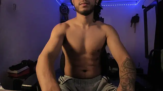 Snapshot of maxximus_100 chatting on 03.23.25 maxximus 100 online show from 03.23.25