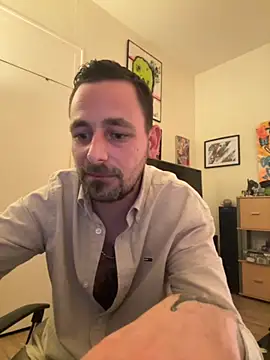 Snapshot of defbond420 chatting on 09.12.25 defbond420 online show from 09.12.25