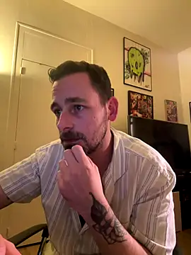 Snapshot of defbond420 chatting on 09.17.25 defbond420 online show from 09.17.25