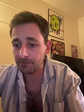 Snapshot of defbond420 chatting on 10.12.25 defbond420 online show from 10.12.25