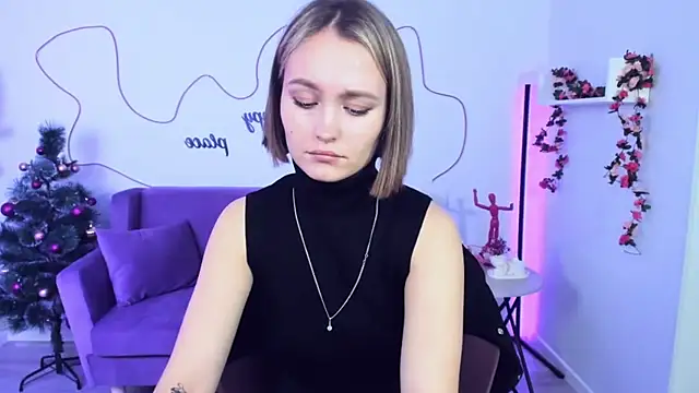 BritnieCute online show from 12.18.24