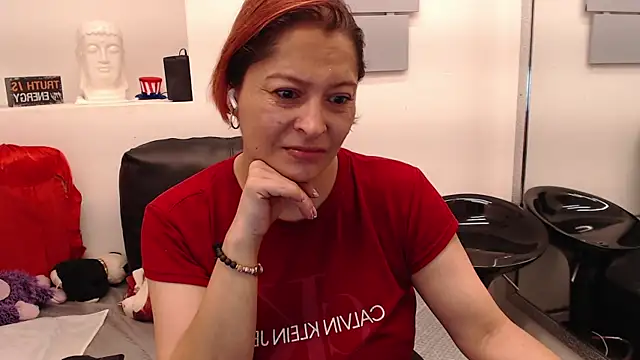 Snapshot of eva_twiss chatting on 05.07.26 eva twiss online show from 05.07.26