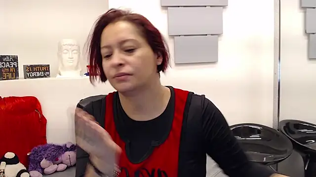 Snapshot of eva_twiss chatting on 05.27.26 eva twiss online show from 05.27.26