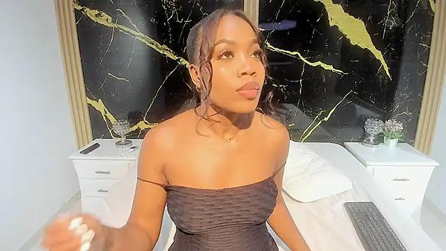 Snapshot of CarlieLyn chatting on 03.04.26 CarlieLyn online show from 03.04.26