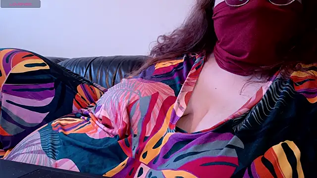 Snapshot of DoubleCherryBombXO chatting on 01.28.25 DoubleCherryBombXO online show from 01.28.25