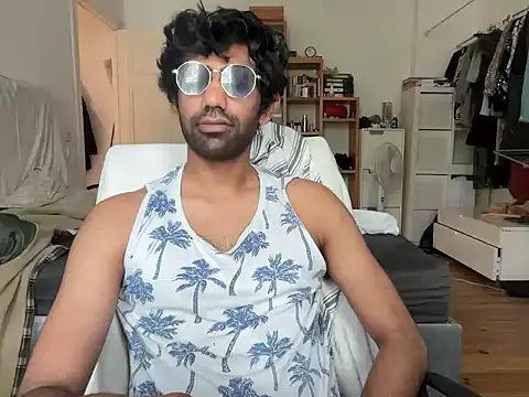 Snapshot of dominanthubby chatting on 06.12.26 dominanthubby online show from 06.12.26