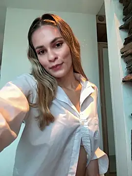 cuteluci  online show from 02.20.26