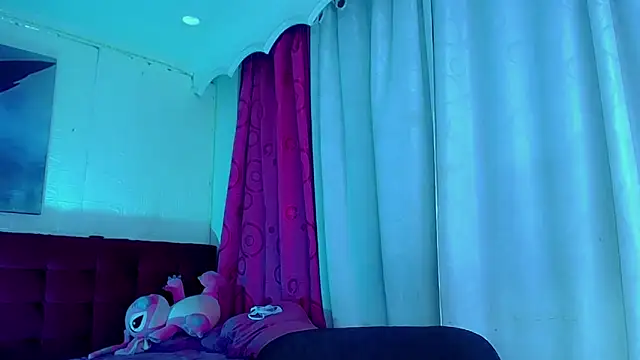 NahomiCamper online show from 11.02.25