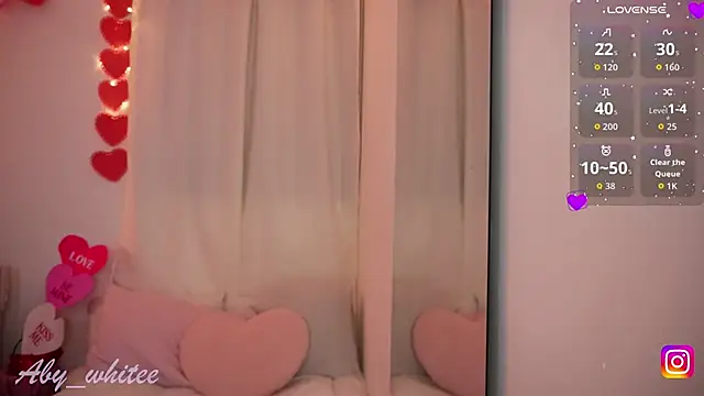 AbyWhitee online show from 03.18.26