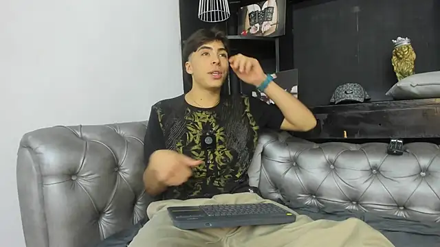 HeellBoy  online show from 10.12.25