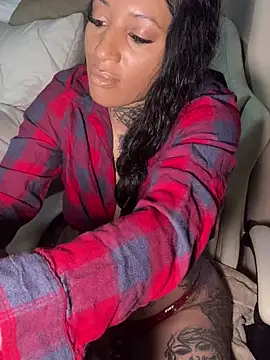 CrownedNyaries online show from 01.08.25