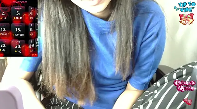 Snapshot of Barbie-Queen2 chatting on 12.08.24 Barbie-Queen2 online show from 12.08.24