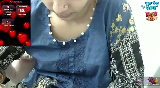 Snapshot of Barbie-Queen2 chatting on 01.21.25 Barbie-Queen2 online show from 01.21.25