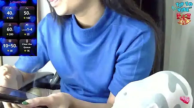 Snapshot of Barbie-Queen2 chatting on 01.26.25 Barbie-Queen2 online show from 01.26.25