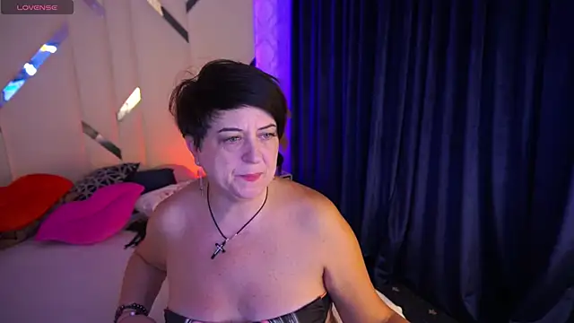 Snapshot of MilaSkyy chatting on 02.09.25 MilaSkyy online show from 02.09.25