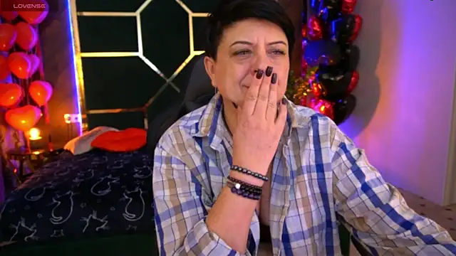 Snapshot of MilaSkyy chatting on 02.25.25 MilaSkyy online show from 02.25.25
