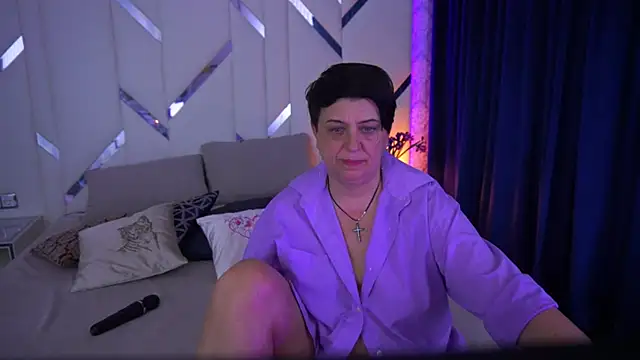 Snapshot of MilaSkyy chatting on 03.14.25 MilaSkyy online show from 03.14.25