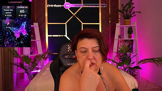 Snapshot of MilaSkyy chatting on 10.20.25 MilaSkyy online show from 10.20.25