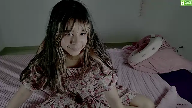 Snapshot of fairybel chatting on 03.09.25 fairybel online show from 03.09.25