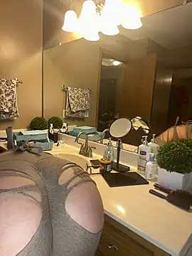 Snapshot of JusticeXXX68 chatting on 12.27.24 JusticeXXX68 online show from 12.27.24