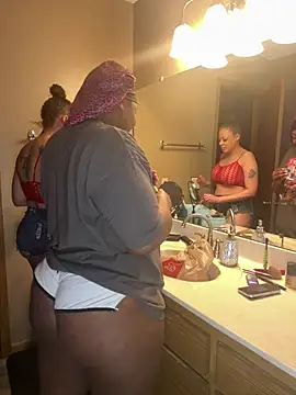 Snapshot of JusticeXXX68 chatting on 12.28.24 JusticeXXX68 online show from 12.28.24