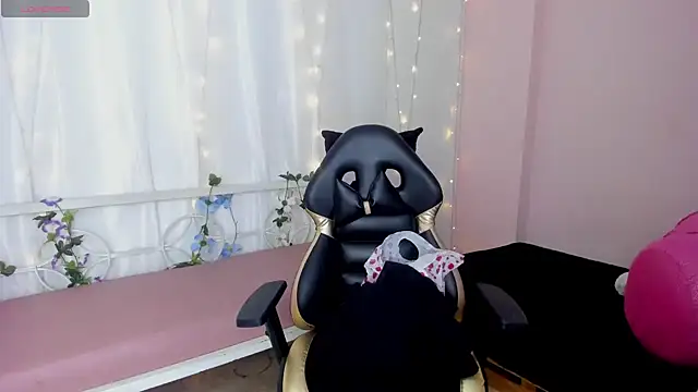 Abigail Wilson  online show from 12.23.24