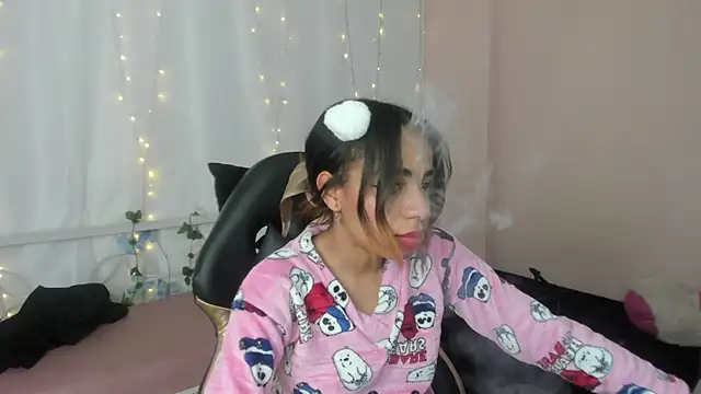 Abigail Wilson  online show from 02.05.25