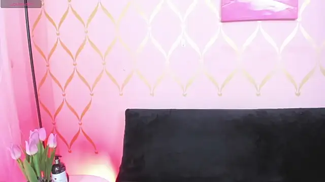 Snapshot of ladylians chatting on 01.08.25 ladylians online show from 01.08.25