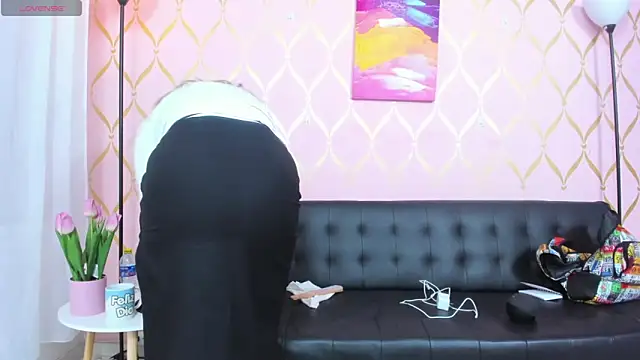 Snapshot of ladylians chatting on 01.11.25 ladylians online show from 01.11.25