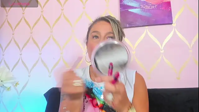 Snapshot of ladylians chatting on 01.21.25 ladylians online show from 01.21.25