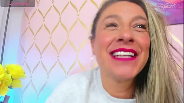 Snapshot of ladylians chatting on 01.22.25 ladylians online show from 01.22.25