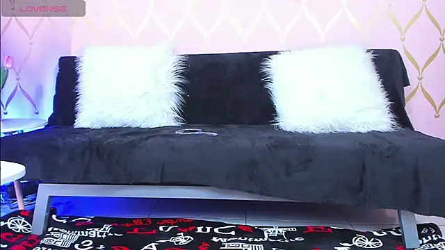 Snapshot of ladylians chatting on 01.31.25 ladylians online show from 01.31.25